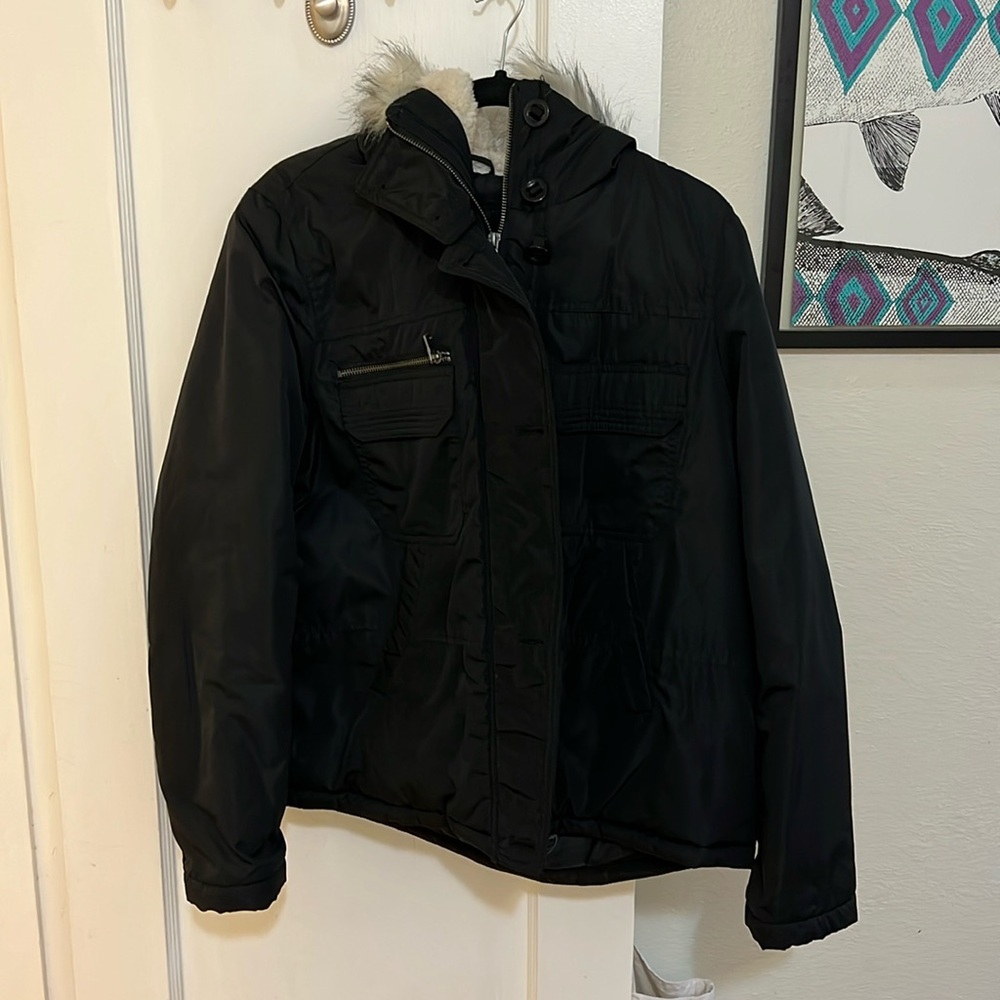 Black puffer jacket bomber